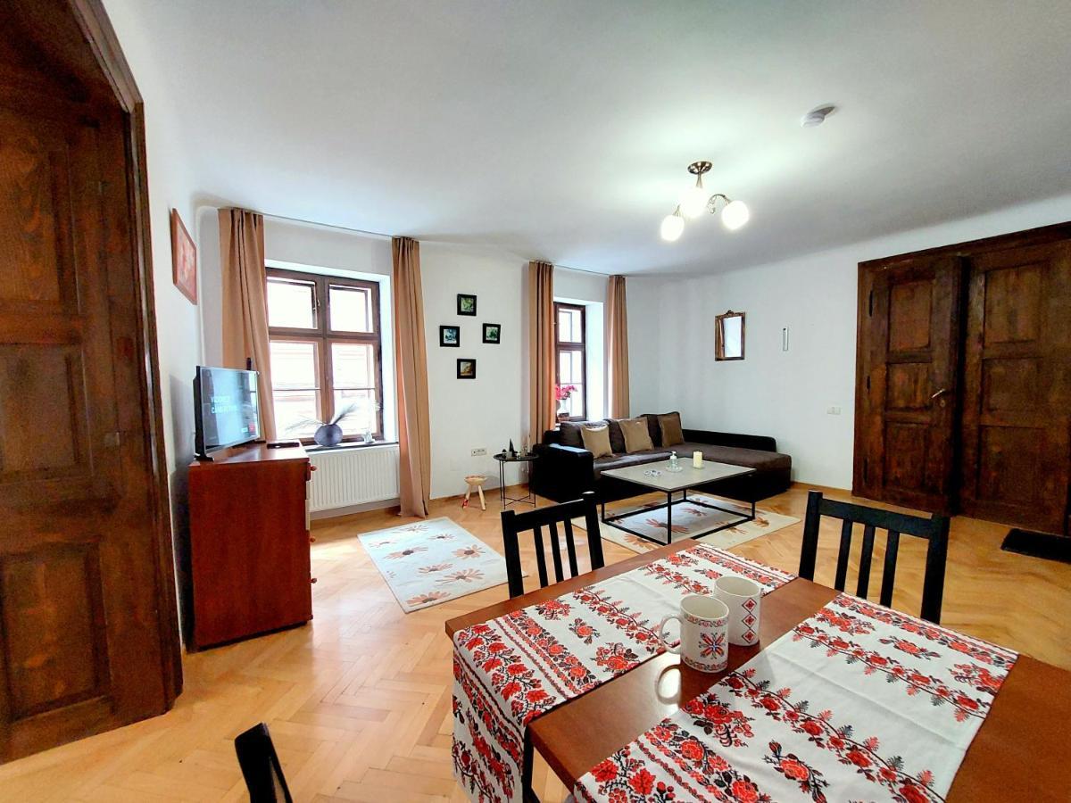 Casa Roth Apartment Брашов Екстериор снимка