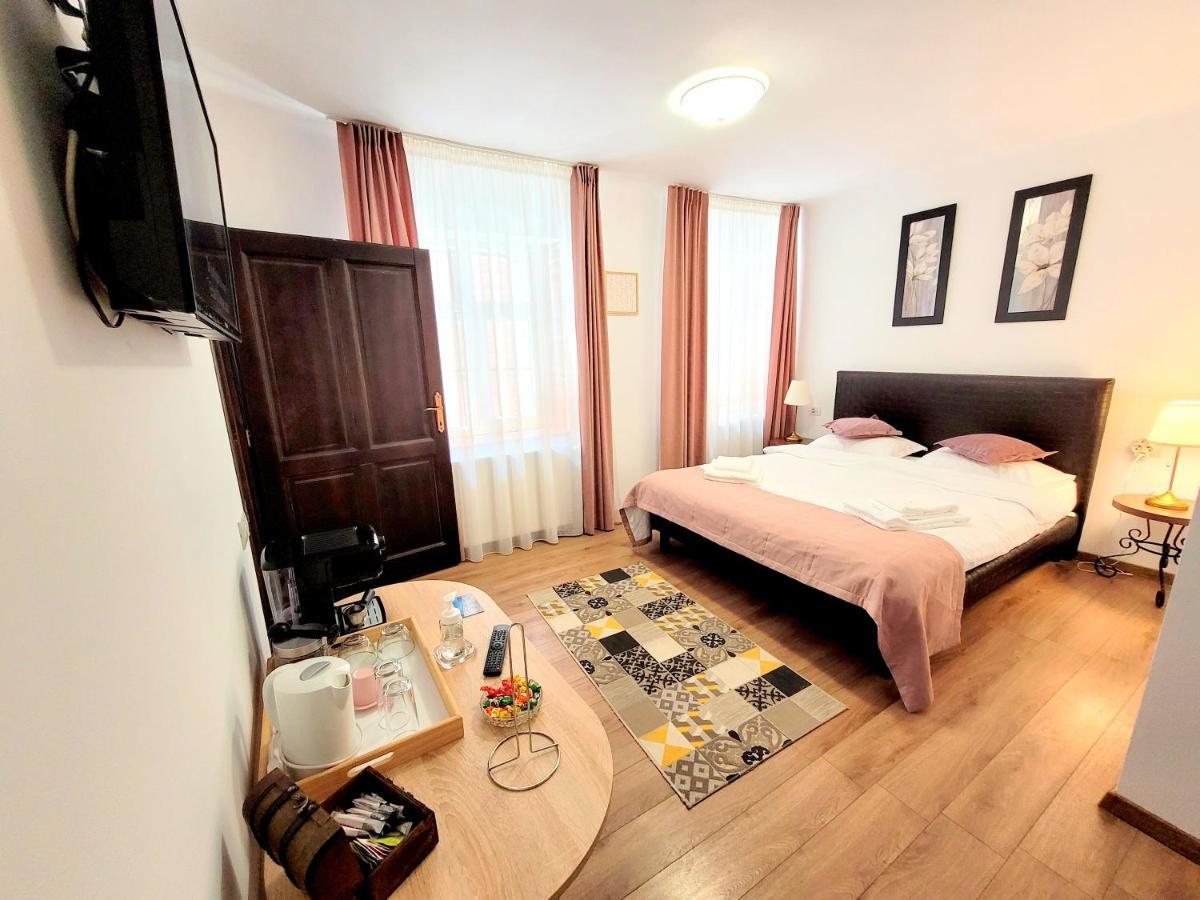 Casa Roth Apartment Брашов Екстериор снимка